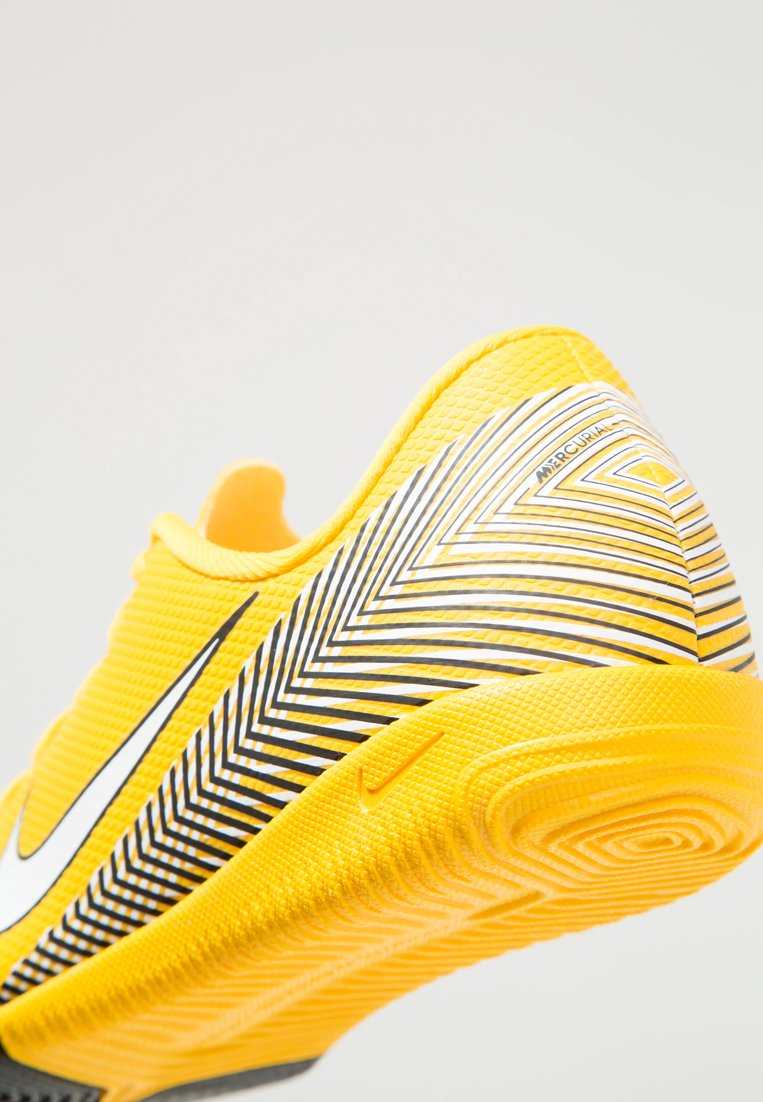 Nike Jr Vapor 12 Academy Gs Njr Ic Geel Zwart nike kopen in de aanbieding